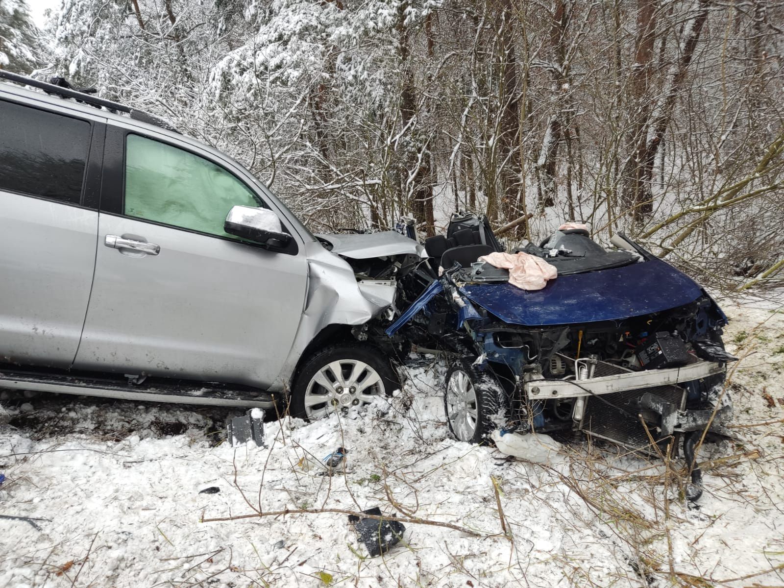Autami podróżowało łącznie 7 osób