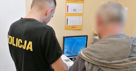 Złodziej miał głupi pomysł. Wpadł przez internet