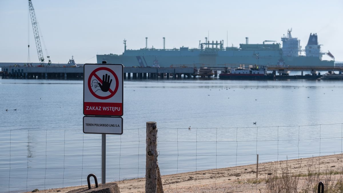 Swinoujscie .02.05.2022. Terminal regazyfikacyjny, terminal LNG, gazoport. n/z rozladunek gazowca BW Magnolia.
