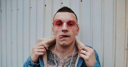 Smolasty zdradził, jak wyglądał jego "pierwszy raz": "To było w lasku obok mojego gimnazjum"