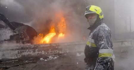 Zmasowany atak na obiekty energetyczne. "Wróg nie rezygnuje z planów pozbawienia Ukraińców światła"