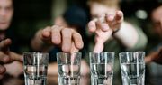 Dlaczego nastolatkowie w Polsce sięgają po alkohol? Ekspertka wskazuje konkretne powody