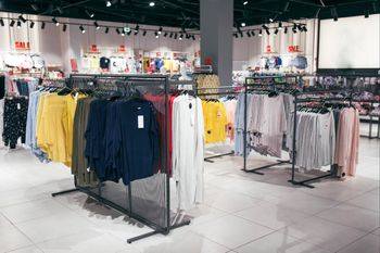 Koniec ukraińskiej odzieżówki w Polsce. Przerosły ją koszty