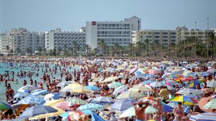Mieszkańcy wyspy w Europie mają dość. "Turystyczne tsunami nas niszczy"