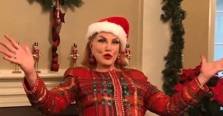 Życzenia świąteczne od Ambasady USA. Mosbacher tańczy i śpiewa