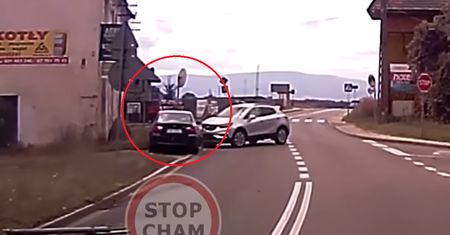 "Prawdopodobnie zasnęła za kierownicą". Mogło dojść do tragedii