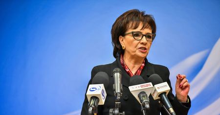 "Jest mi wstyd, że jestem Polką". Marszałek Witek: Ta pani nie ma żadnego intelektu