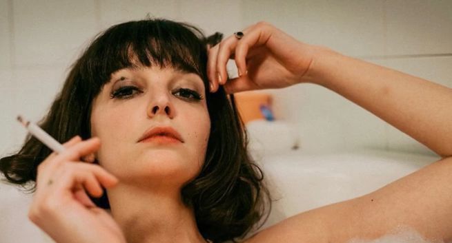 W 2021 roku premiera filmu "Bo we mnie jest seks". Maria Dębska jako Kalina Jędrusik