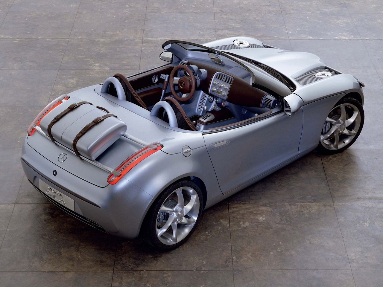 Mercedes SLA - przednionapędowy roadster wejdzie do produkcji?