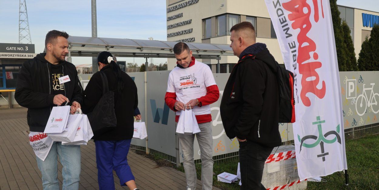 Legnica: Solidarność z akcją informacyjną w Legnickiej Strefie