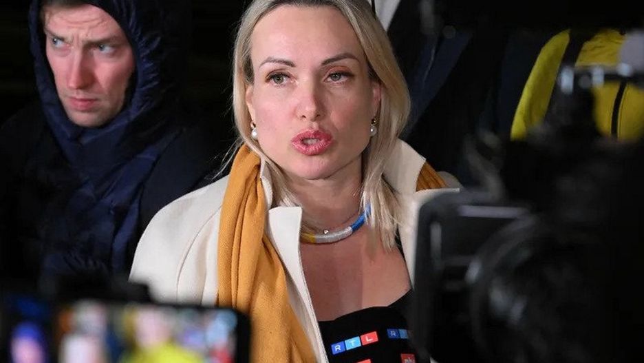 Marina Owsiannikowa zaprotestowała w marcu na antenie rosyjskiej TV