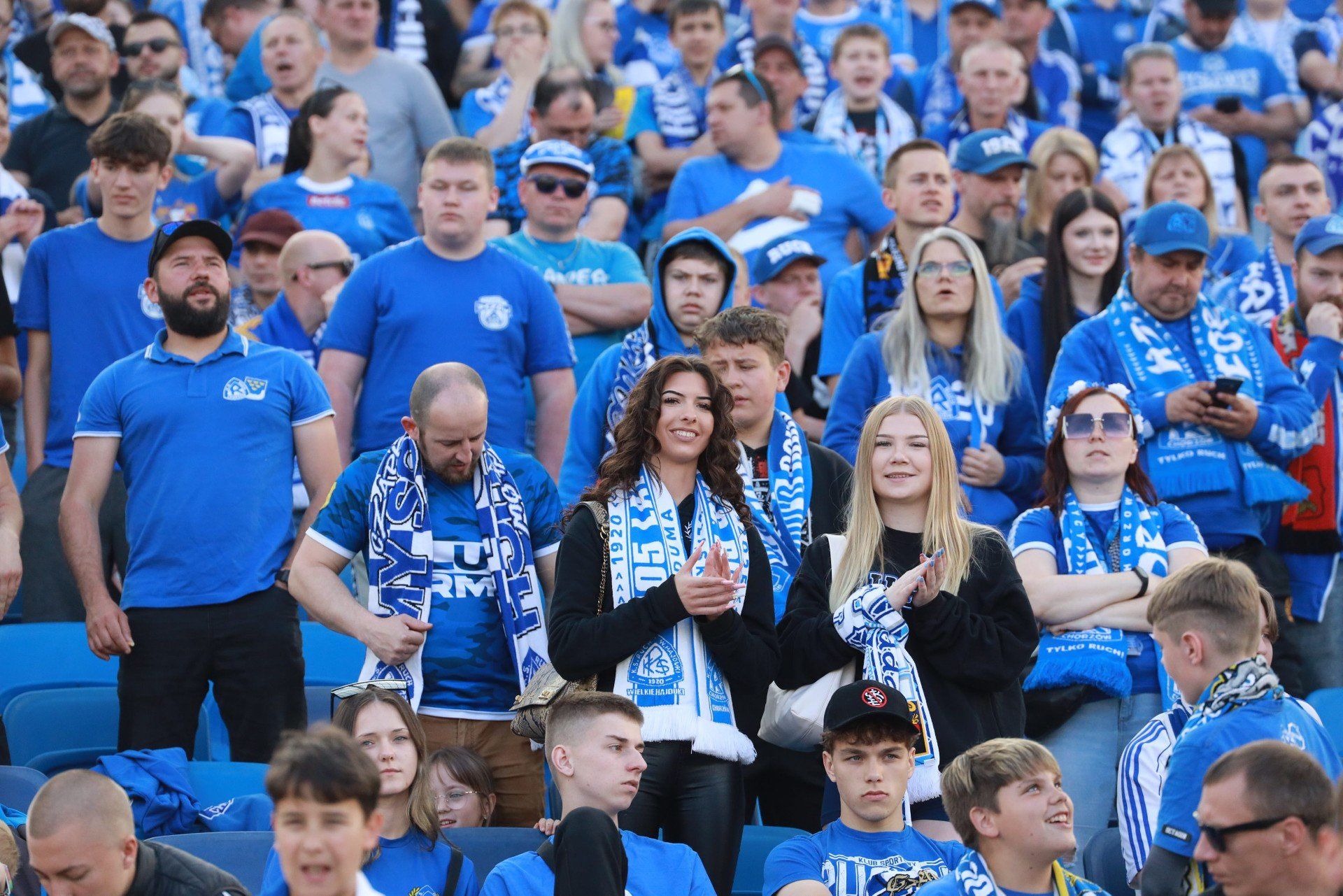 Kibice Niebieskich dopingowali Ruch w ostatnim meczu sezonu z Polonią Warszawa