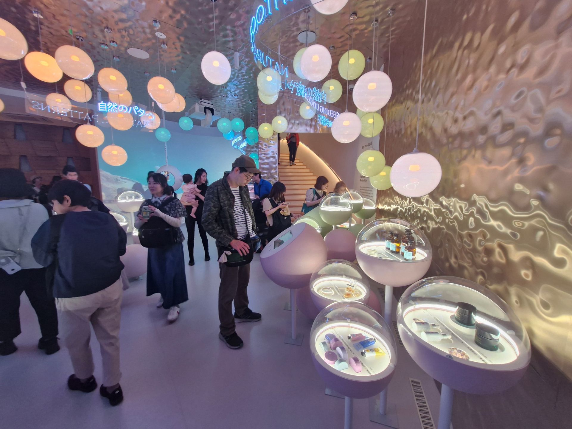 elementy polskiego pawilonu na EXPO2025