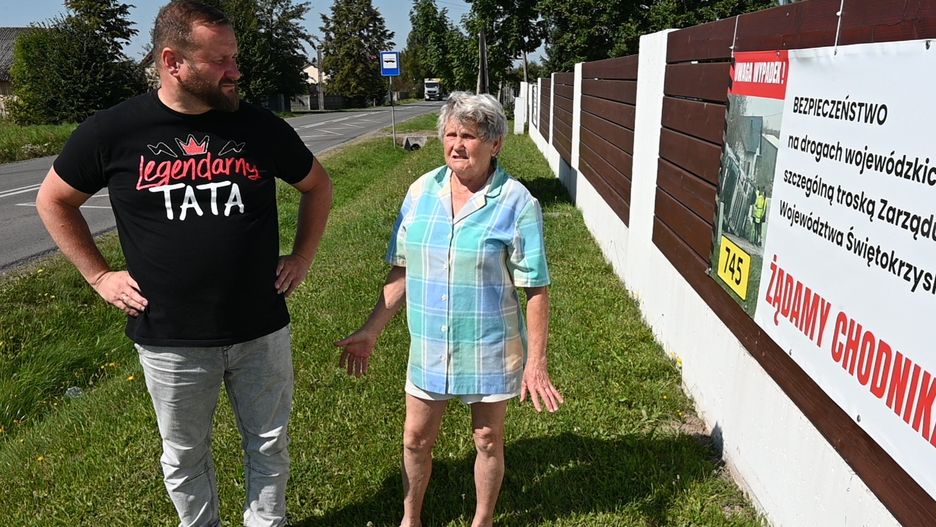 -Jesteśmy o włos od tragedii - tak sytuację przy trasie wojewódzkiej określają mieszkańcy Masłowa, pan Liwiusz i pani Irena.