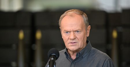 Tusk o opozycji. "Stają na głowie, by zdjąć z Rosji odpowiedzialność"