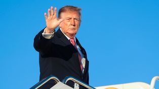 Latają razem z Trumpem. Lista pasażerów może zaskakiwać