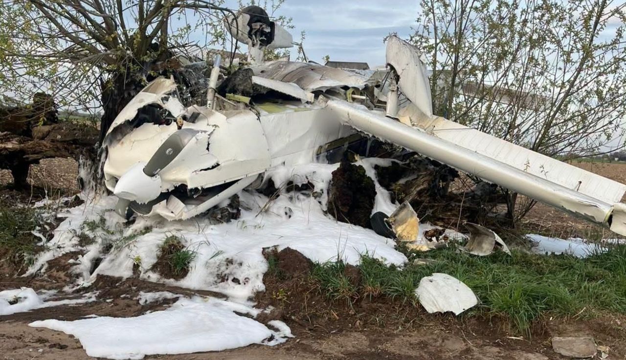 Samolot rozbił się pod Poznaniem. Na pokładzie dwie osoby