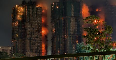 Tragiczny pożar w Hongkongu. Eksperci wskazują problemy