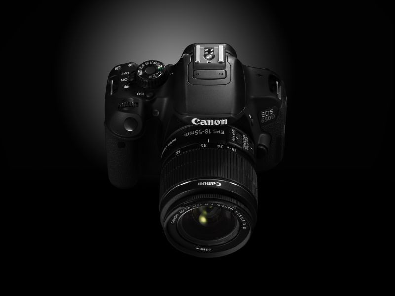 Canon EOS 650D - dotykowy ekran, hybrydowy AF, 18 Mpix 4