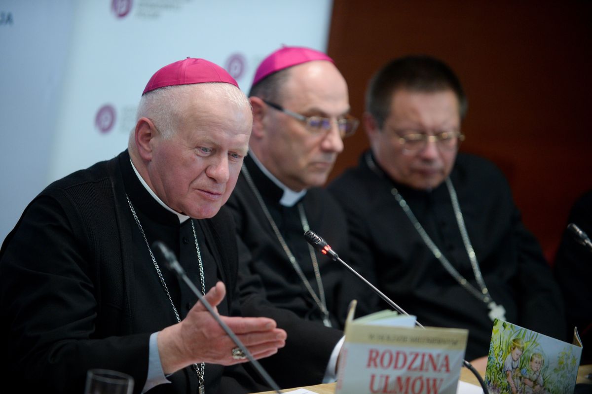 Biskupi zarzuty wobec Jana Pawła II, m.in. z reportażu "Franciszkańska 3", nazwali "próbą zdyskredytowania".