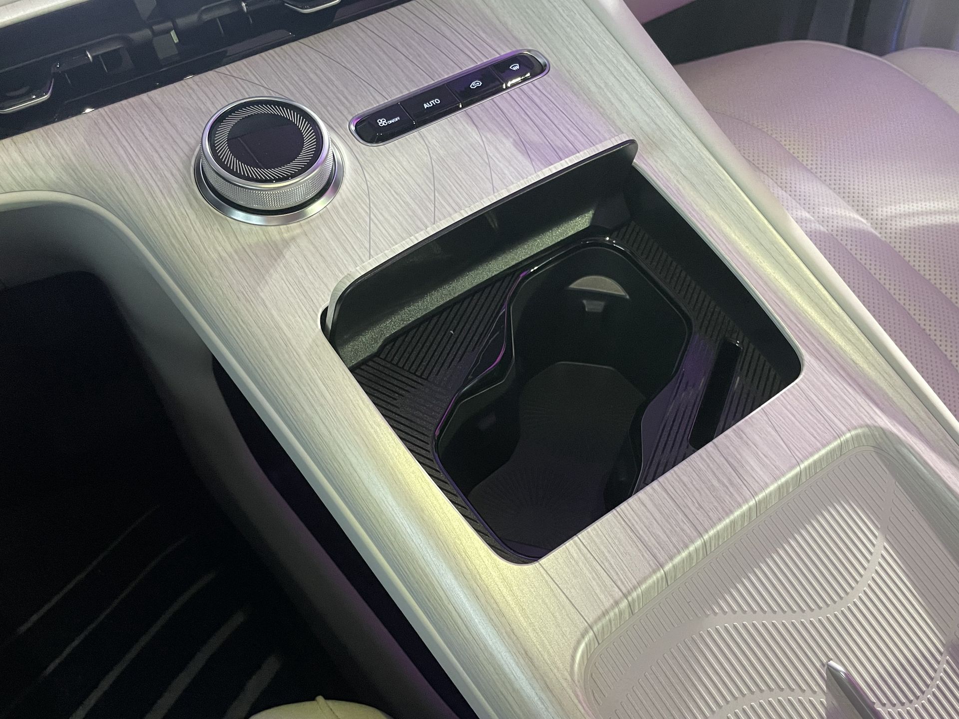 Geely EX5