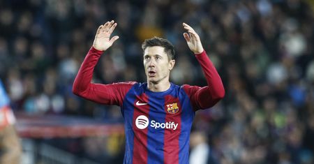 "Nie chciałby tam zostać?" Wbił szpilkę Lewandowskiemu