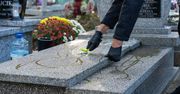 "Mamy ręce pełne roboty". Tyle można zarobić na sprzątaniu grobów