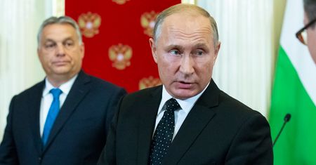 Orban marionetką w rękach Putina? "Pod pozorem walki o pokój wspiera politykę Rosji"