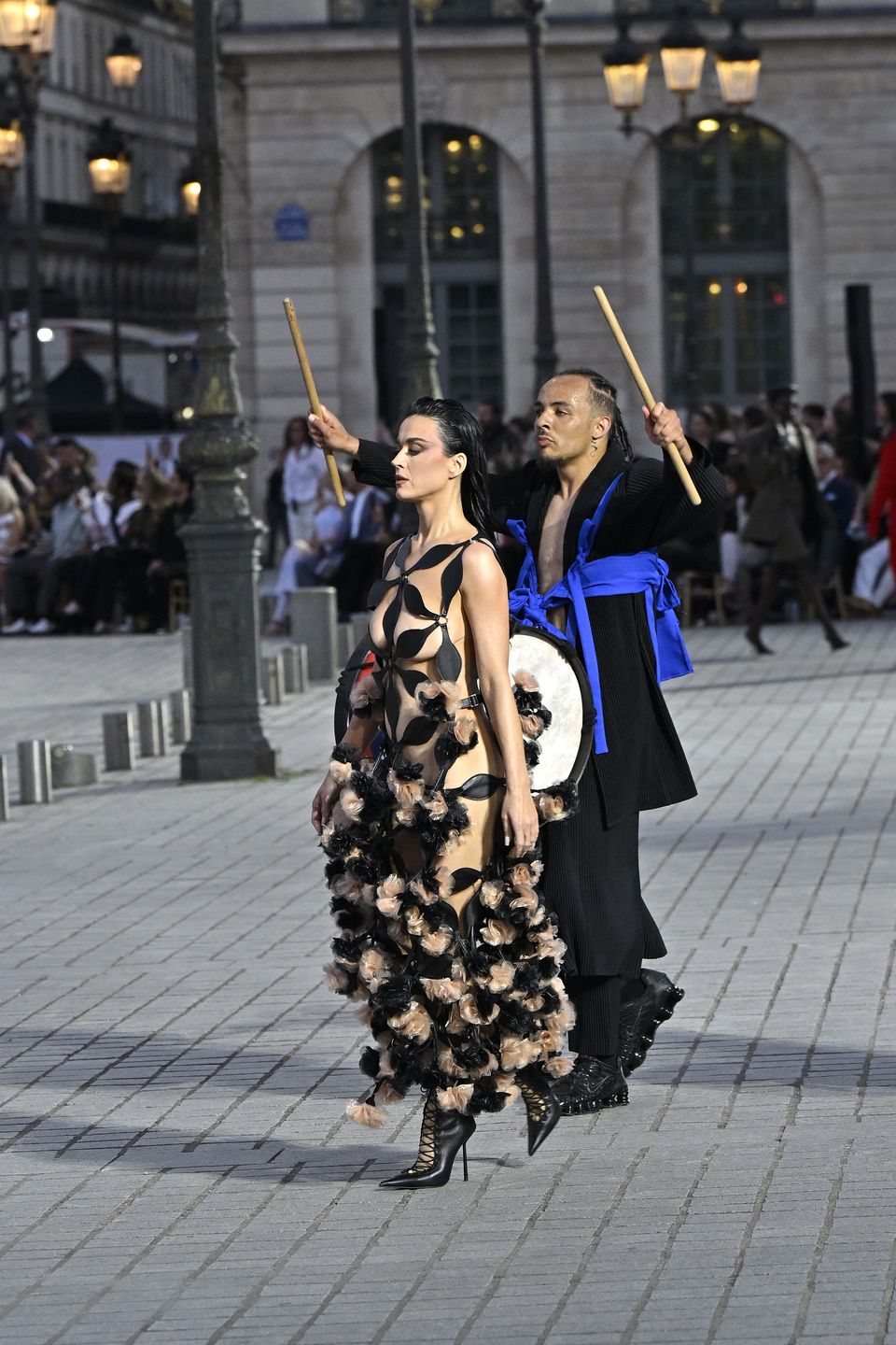 Katy Perry na imprezie "Vogue'a" w Paryżu