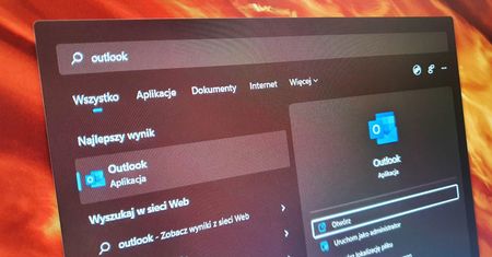 Awaryjna poprawka dla Windows 11. Rozwiązuje problem z Outlookiem