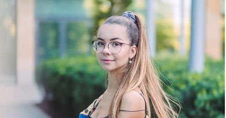 Kinga Sawczuk wspomina studniówkę. Na maturę jeszcze poczeka