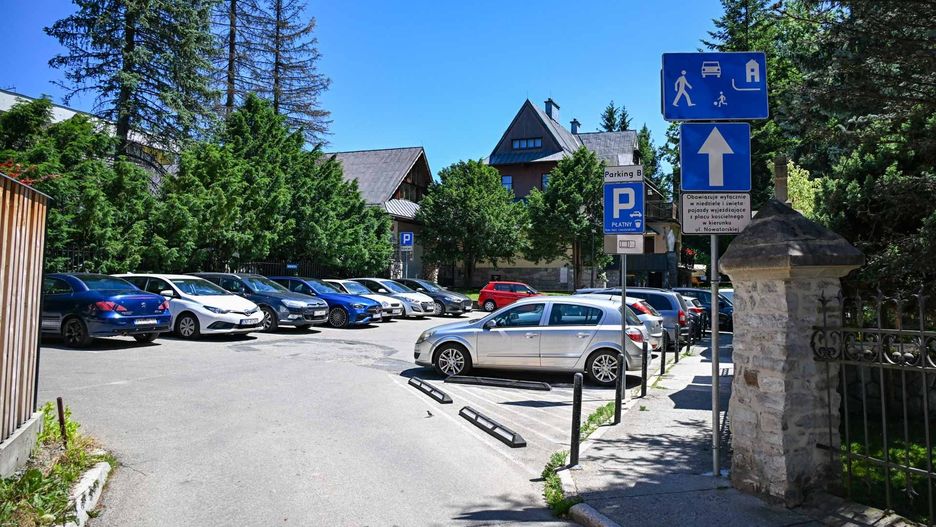 Sporny parking przy ul. Jana Pawła II