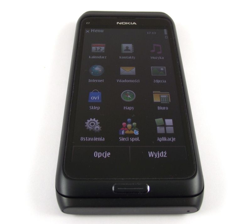 Nokia E7