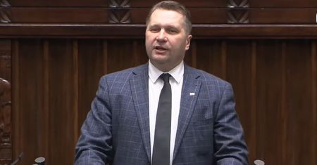 Czarnek wszedł na mównicę. Sala sejmowa wybuchnęła śmiechem