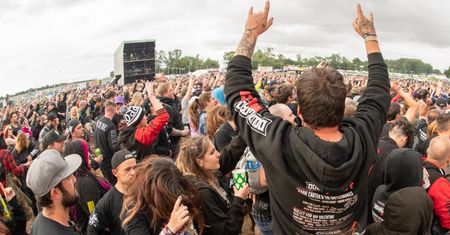 Holandia. Miał być festiwal "bez koronawirusa". Wyszło odwrotnie