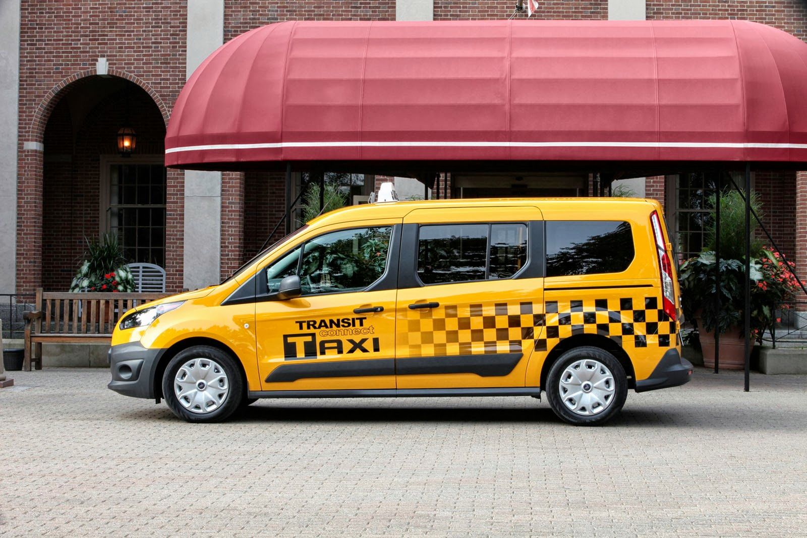 Ford introduces the 2014 Transit Connect Taxi, prioritizing passenger and cargo space, livery-duty durability and low operating costs.