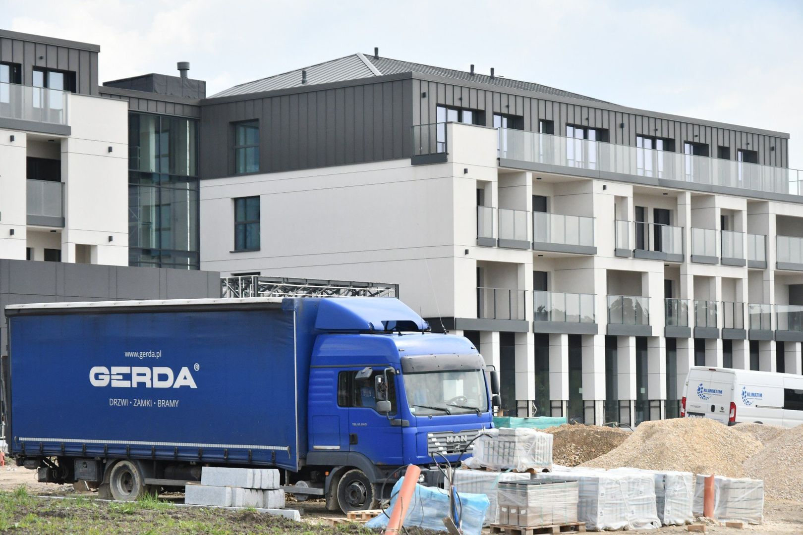 Plac budowy Solec Park Medical Sulphur SPA. Wygląda na to, że inwestycja, mimo kłopotów, cały czas idzie do przodu.