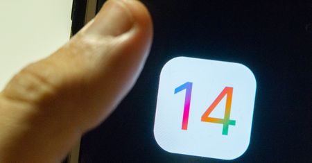 iOS 14.5 oficjalnie. Lista zmian jest długa i przynosi ulgę noszącym maseczki