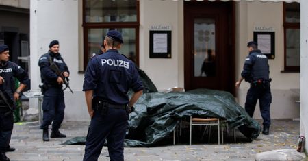 Zamach terrorystyczny w Wiedniu. Policja przeprowadziła nalot