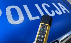 Przyjechał po wnuka do szkoły. Policja szybko wkroczyła do akcji