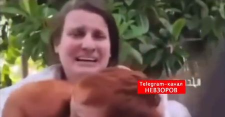 Hamas porywa cywili. Matka z dziećmi przerażona