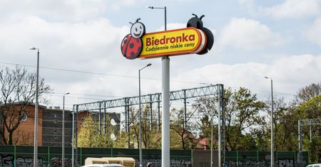 Biedronka znów podpadła. Zamroziła ceny. Urząd sprawdza warunki promocji
