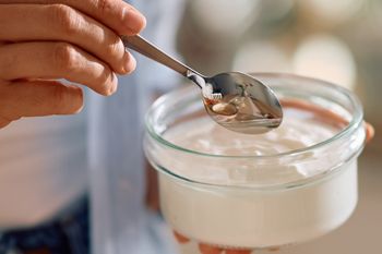 Sięgamy po taki nabiał, bo ma mało kalorii. Nie mamy pojęcia, jak na to reaguje nasz organizm