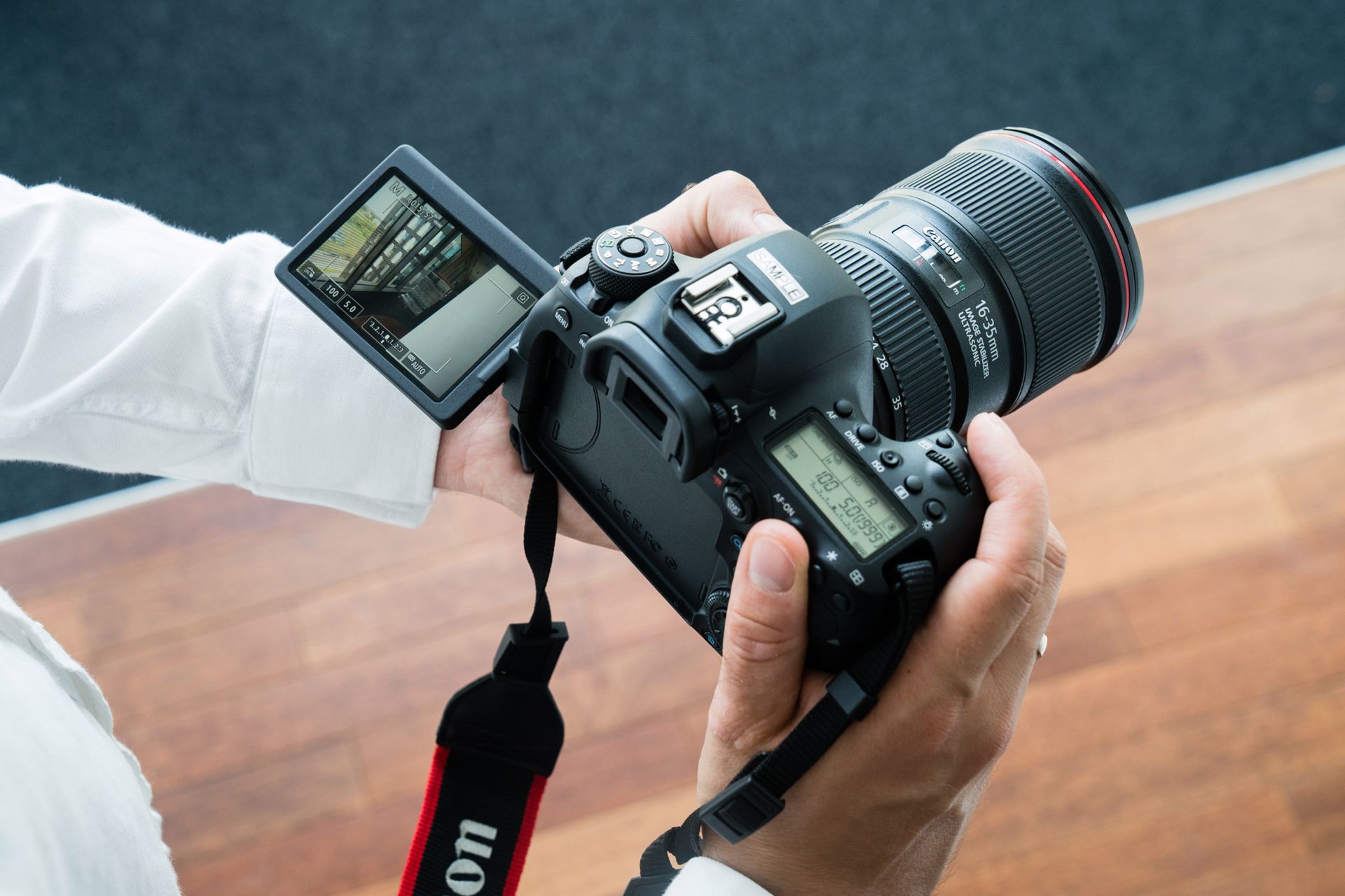 Canon EOS 6D Mark II - budżetowa pełna klatka powraca. Pierwsze wrażenia 3