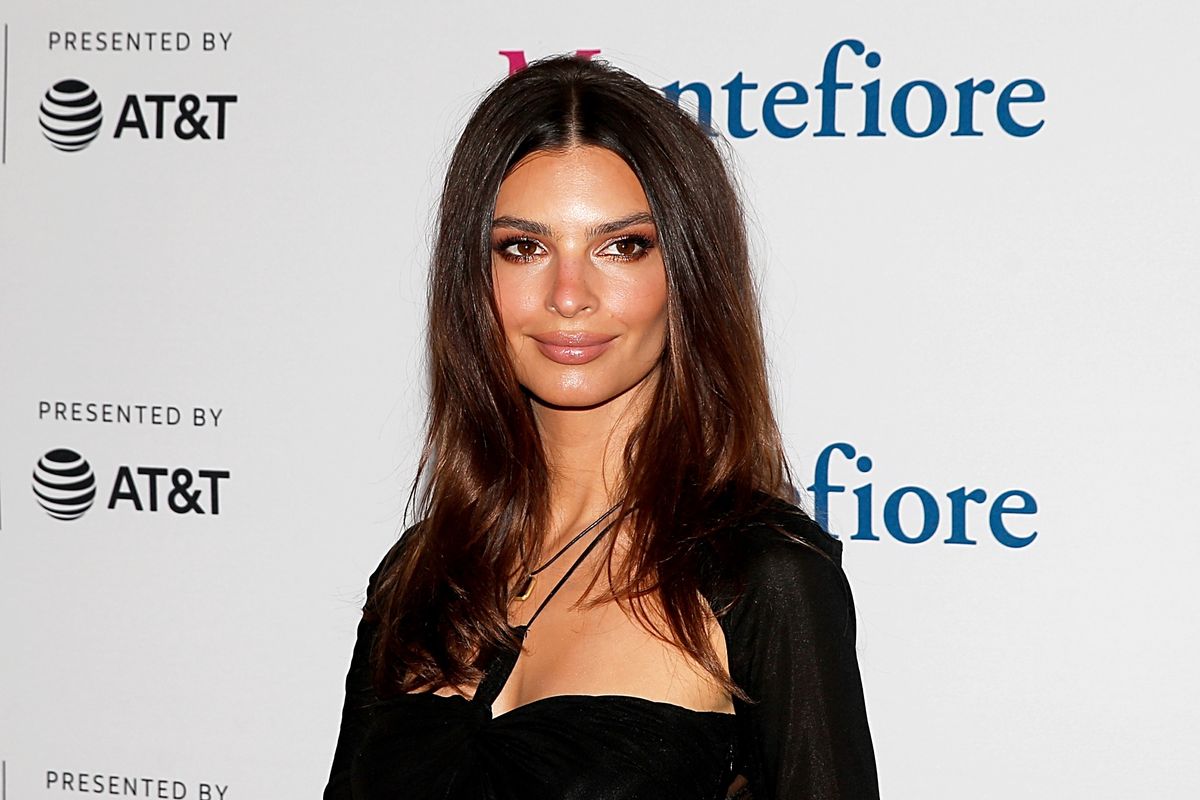 Emily Ratajkowski pochwaliła się kolejną okładką (Photo by Dominik Bindl/Getty Images)