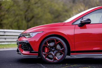 Elektryczny Golf później niż planowano. To kwestia pieniędzy