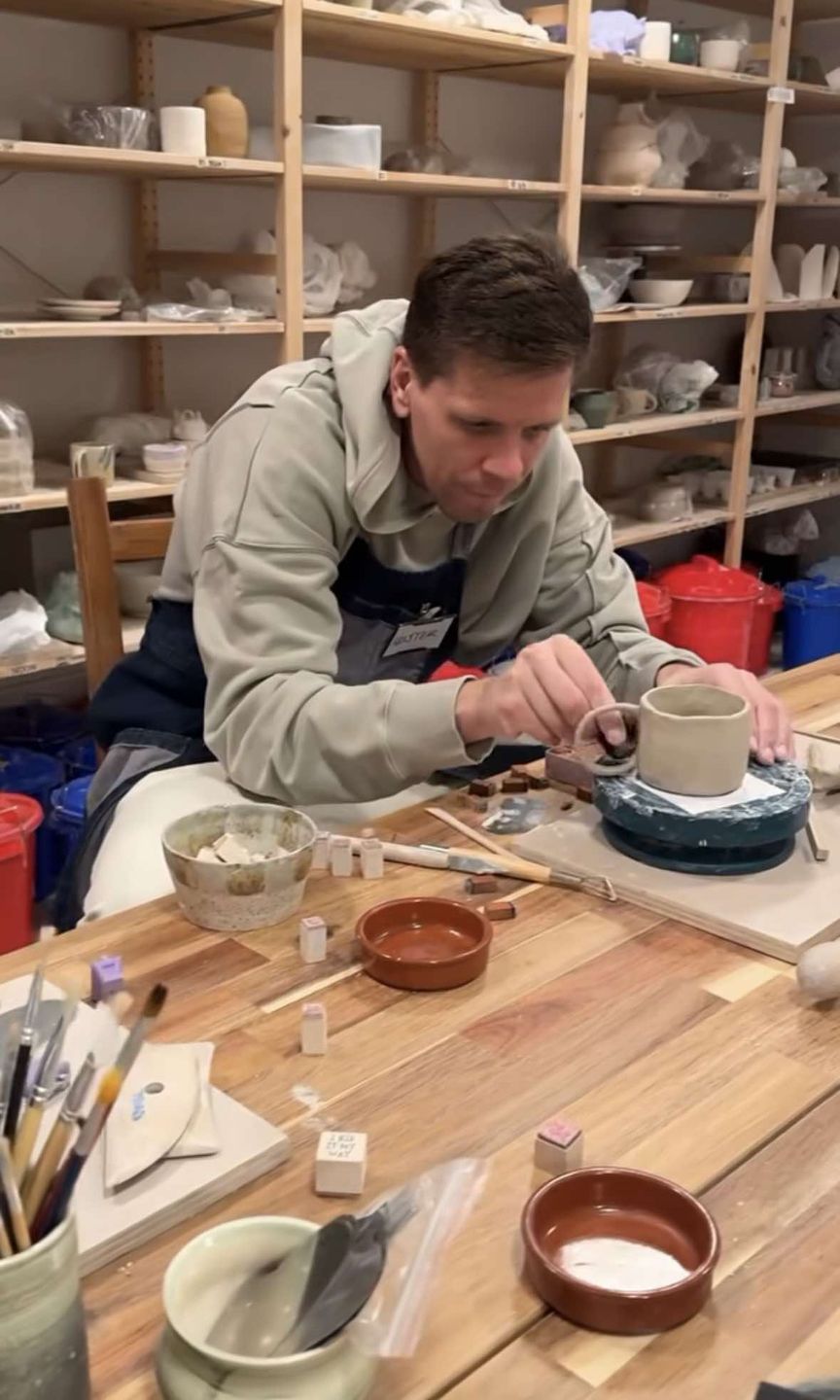 Rodzinka Szczęsnych wytwarza ceramikę w Barcelonie