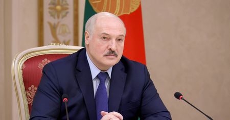 Łukaszenka rozmawiał z Putinem. Omówili "grafik przyszłych spotkań"