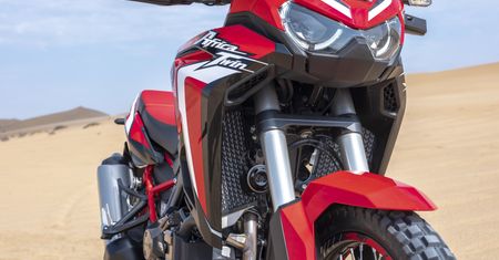 Wszędzie radary. Honda Africa Twin dostanie je z przodu i z tyłu