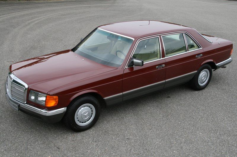 MERCEDES 380SEL W126 1982 – 126500 PLN – HOLANDIA